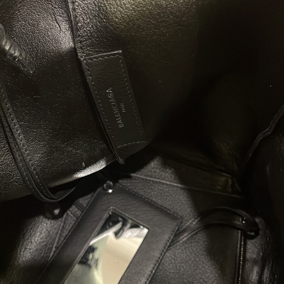 *SOLD* Balenciaga Everyday Tote - Picture 7 of 9